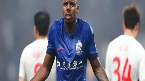 市场低谷中的投资亮点：中电建、中铁建、神华、中石油股价触及底部新低